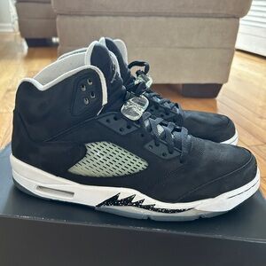 Jordan 5 Retro Black and White Men's Shoes 10.5